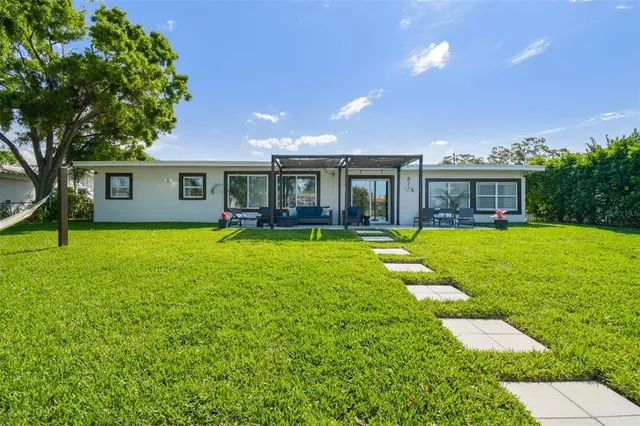 $5,500 | 3922 Fontainebleau Drive, Tampa, FL 33634