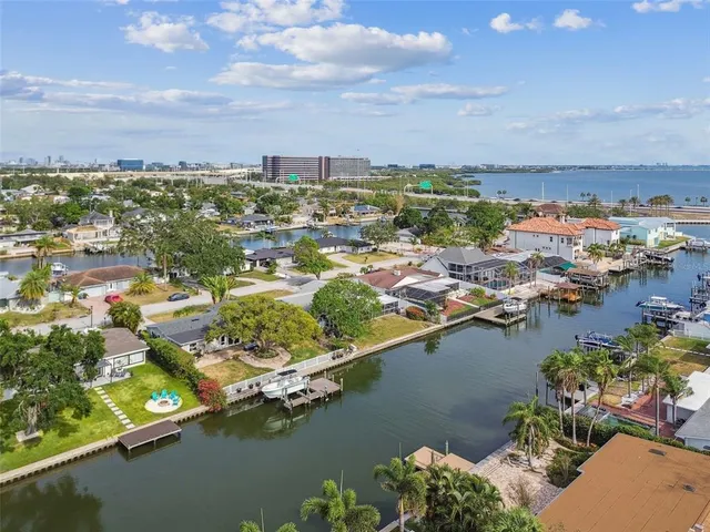 $5,500 | 3922 Fontainebleau Drive, Tampa, FL 33634