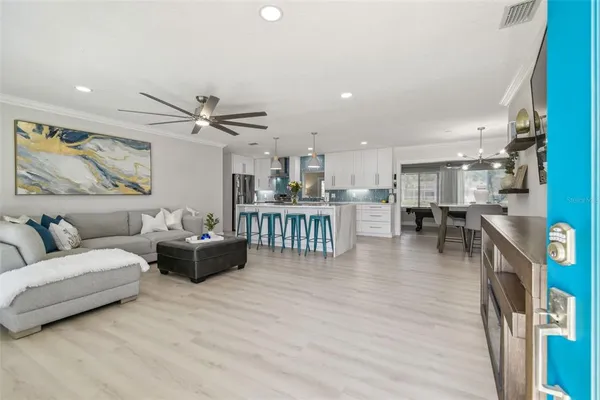 $4,995 | 3922 Fontainebleau Drive, Tampa, FL 33634