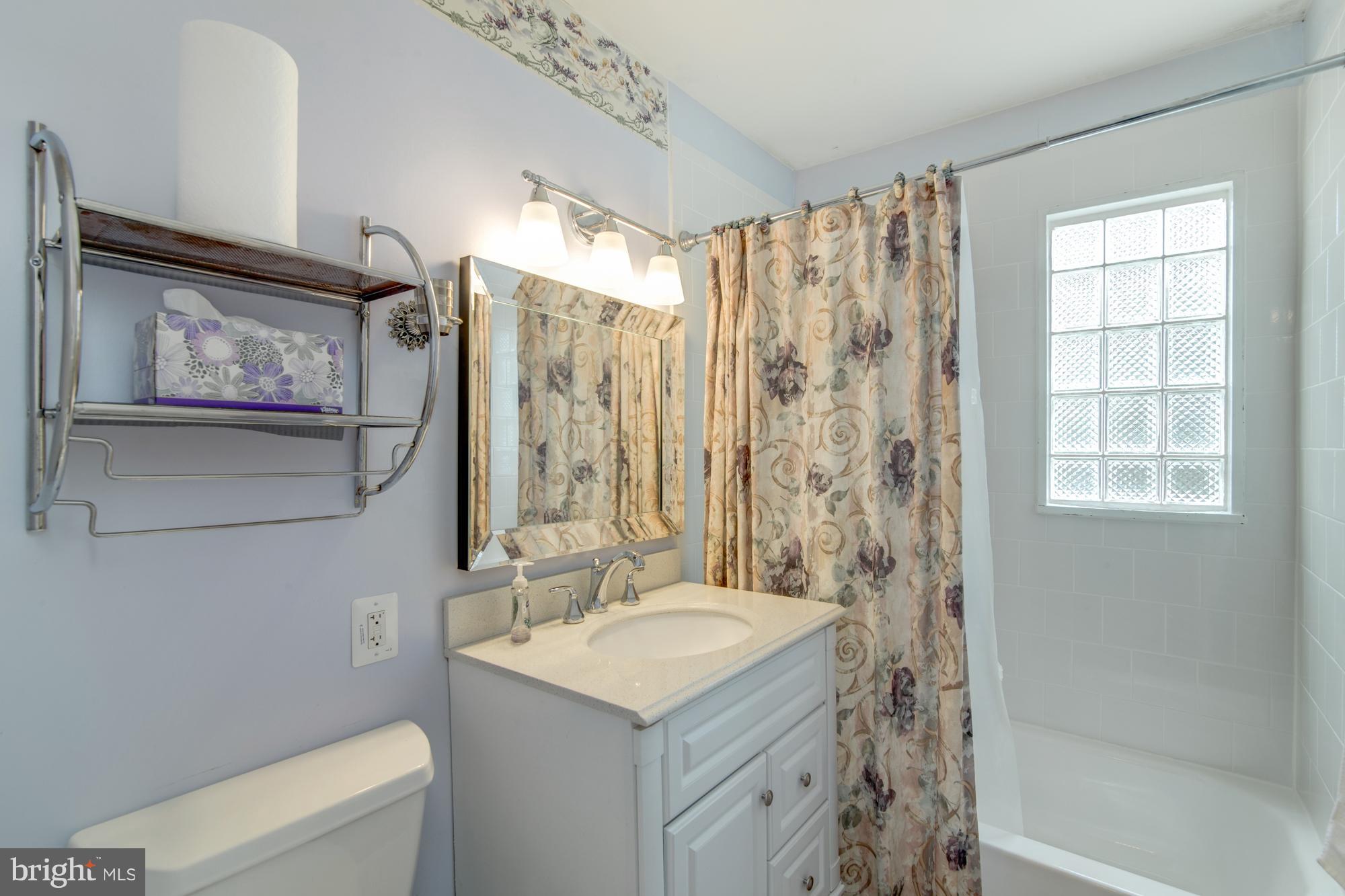 1867 Griffith Road Falls Church, VA 22043 - Photo 10 of 23 Bath