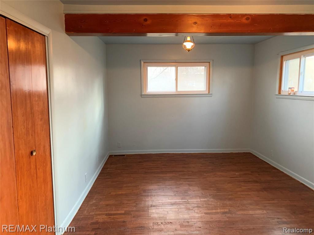 5239 Lennon Road Flint, MI 48507 - Photo 13 of 18