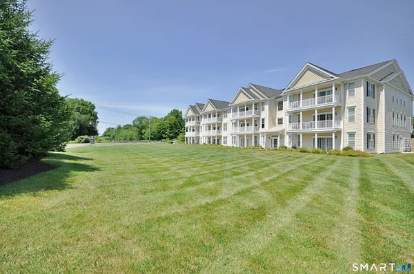 $3,500 | 113 Center Meadow Lane, Unit 113, Danbury, CT 06810