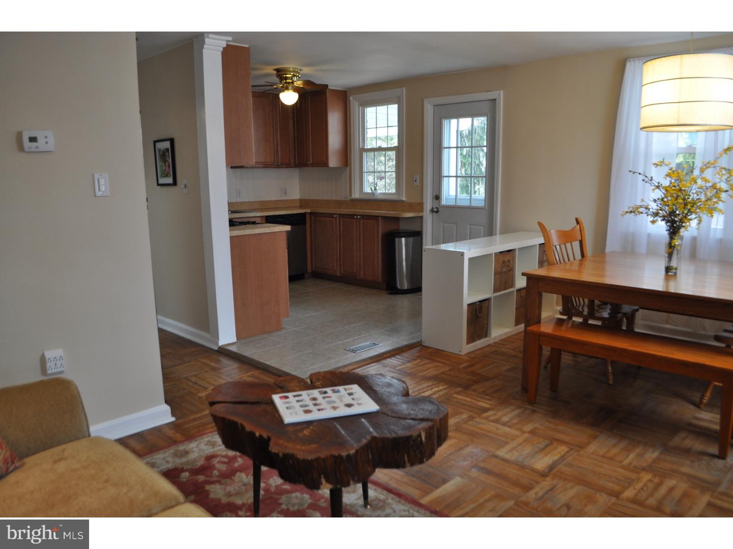 286 Valley View Road Malvern, PA 19355 - Photo 2 of 18 Living Room