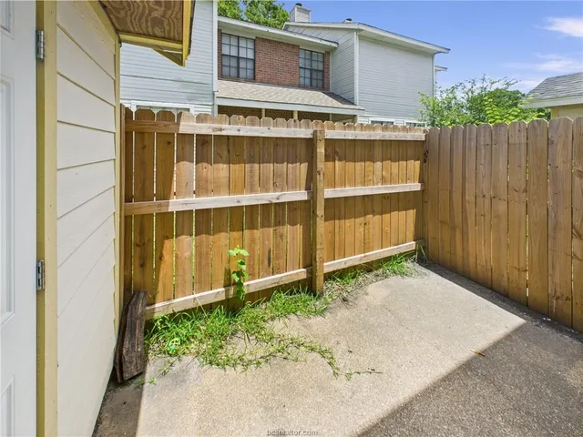 $1,200 | 1104 Verde Drive, Unit A, Bryan, TX 77801