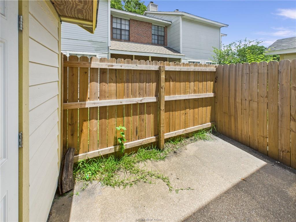 1104 Verde Drive, Unit A Bryan, TX 77801 - Photo 11 of 11 a backyard of a house