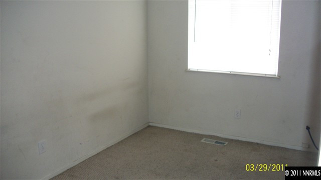 1318 Butler Street Reno, NV 89512 - Photo 8 of 13 an empty room with a window