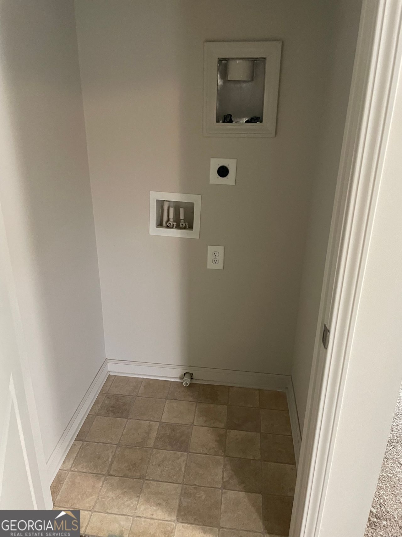 3810 Equity Lane Powder Springs, GA 30127 - Photo 17 of 32 a view of a small space