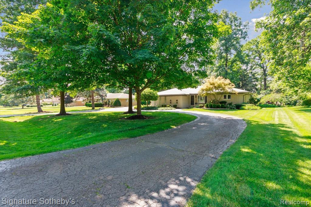 203 Montmorency Road Rochester Hills, MI 48307 - Photo 4 of 28