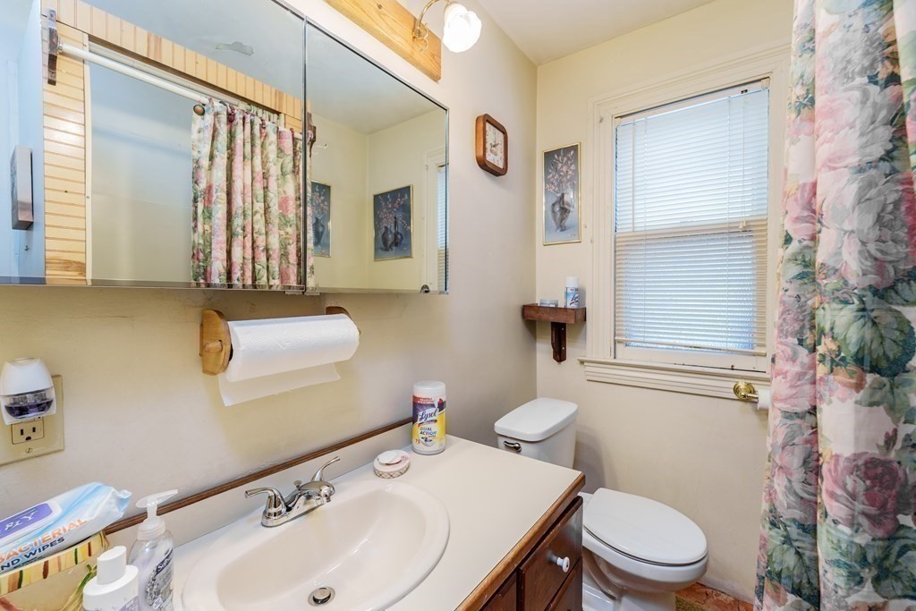 211 Wilbraham Road Springfield, MA 01109 - Photo 11 of 14 Gallery Image 11