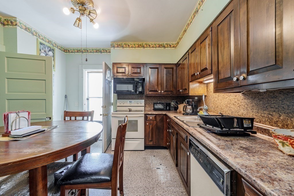 211 Wilbraham Road Springfield, MA 01109 - Photo 3 of 14 Gallery Image 3