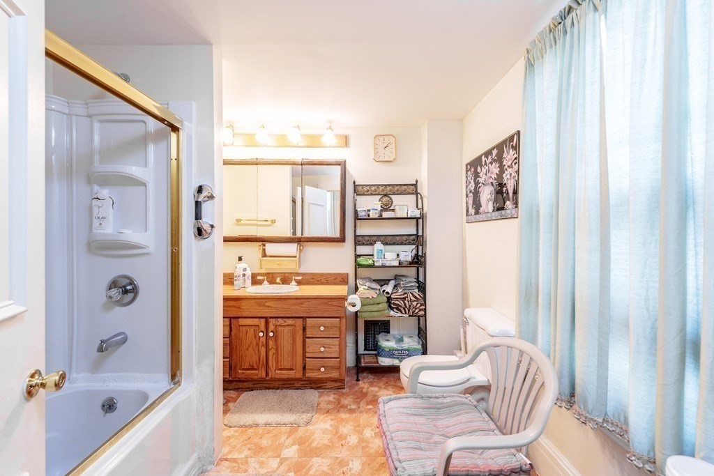 211 Wilbraham Road Springfield, MA 01109 - Photo 8 of 14 Gallery Image 8