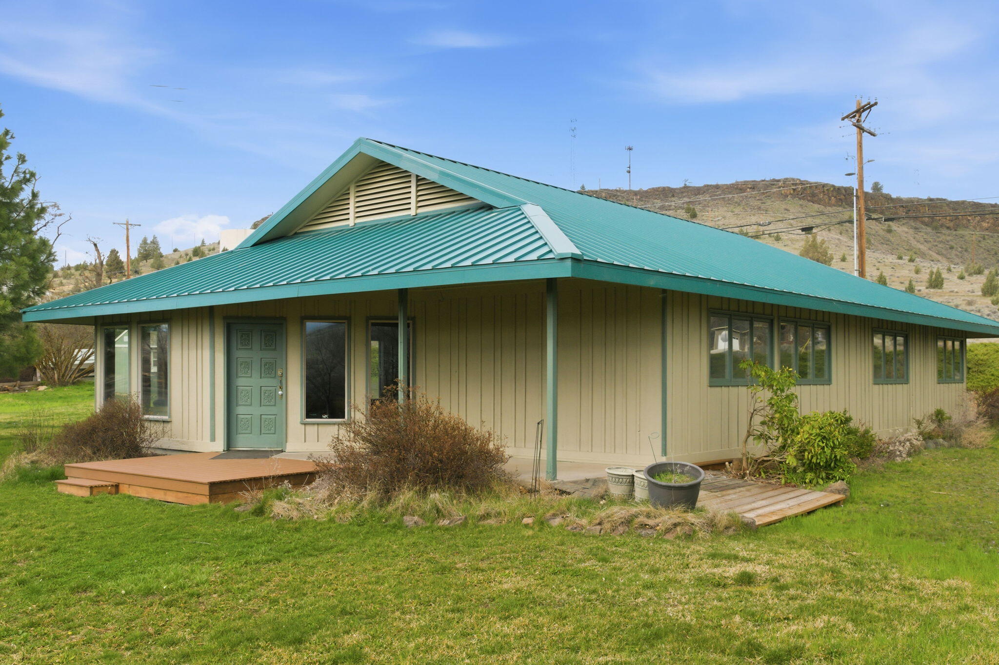 615 Timber Lane Maupin, OR 97037 - Photo 1 of 25 Building
