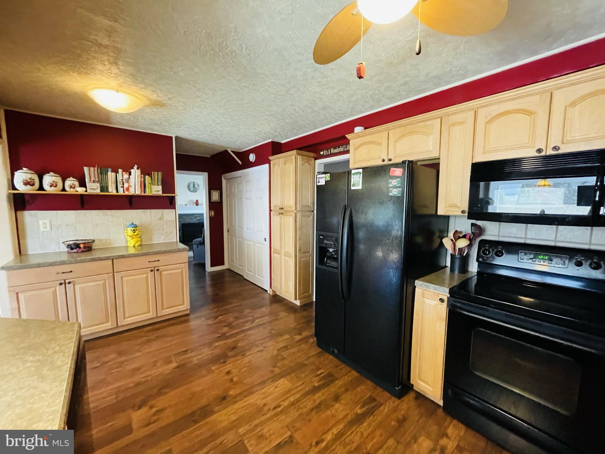 58 Turf Road Levittown, PA 19056 - Photo 5 of 22
