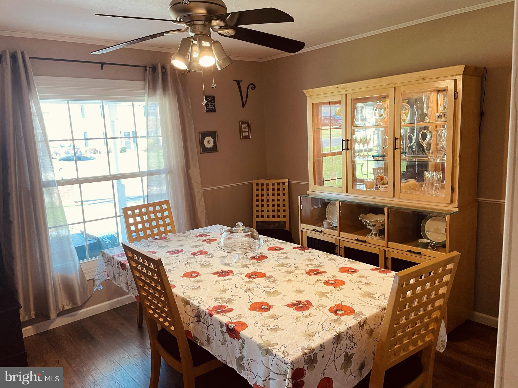 58 Turf Road Levittown, PA 19056 - Photo 6 of 22