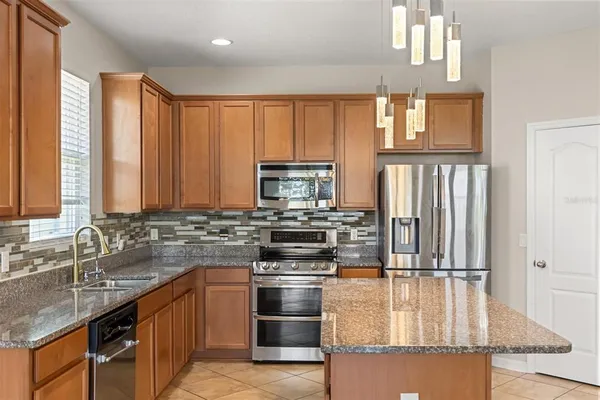 $2,700 | 291 Blue Cypress Drive, Groveland, FL 34736