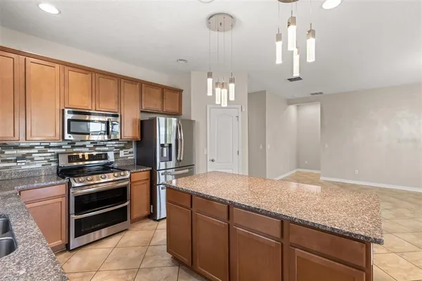 $2,700 | 291 Blue Cypress Drive, Groveland, FL 34736