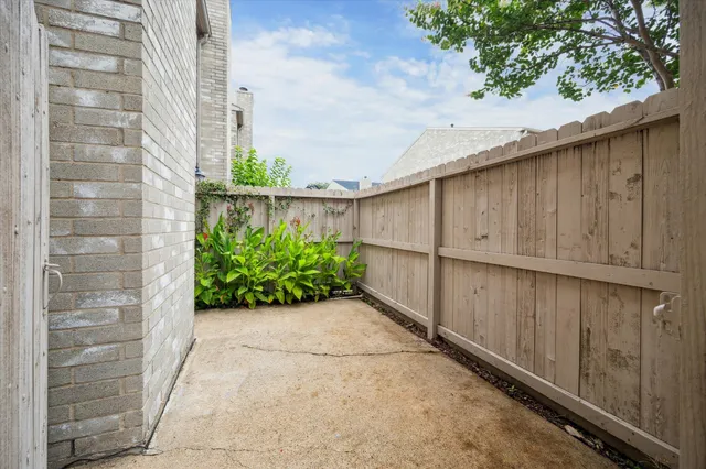 $175,000 | 2898 Holly Hall Street, Unit 2898, Houston, TX 77054