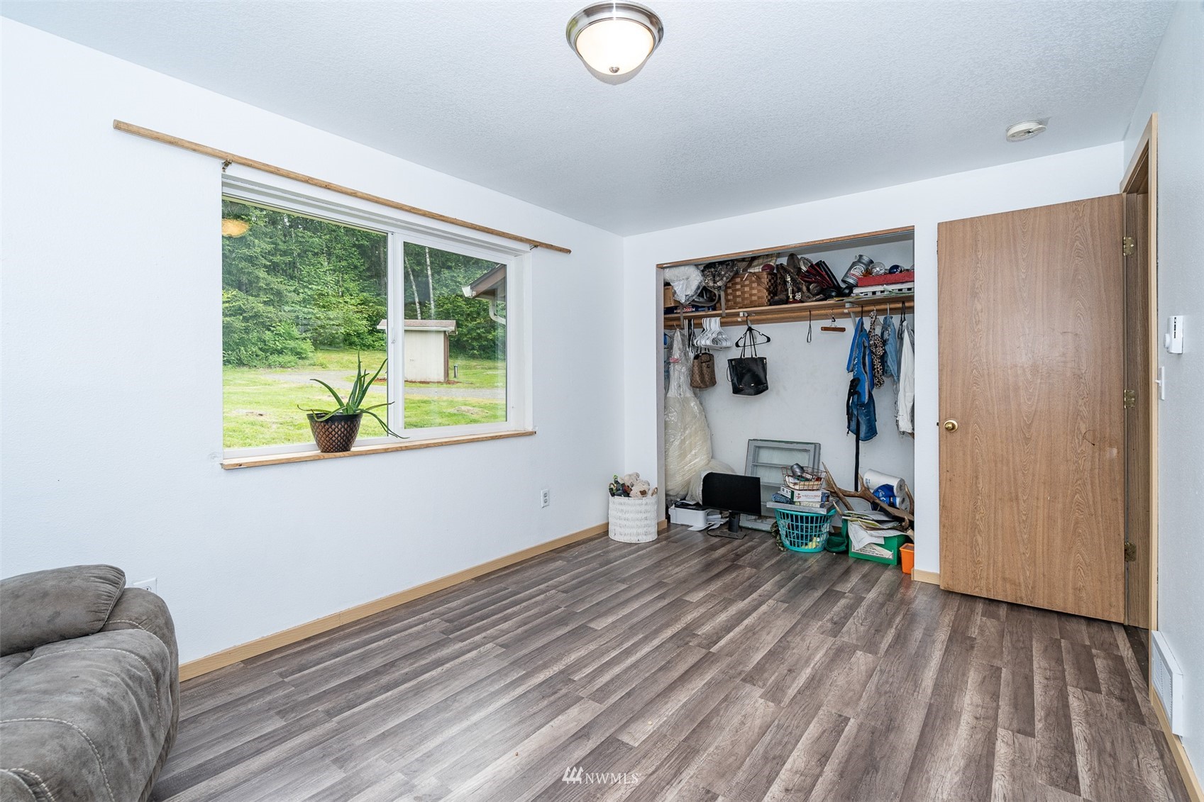 181 Crego Ridge Road Chehalis, WA 98532 - Photo 12 of 33 a view of livingroom with furniture and floor to ceiling window