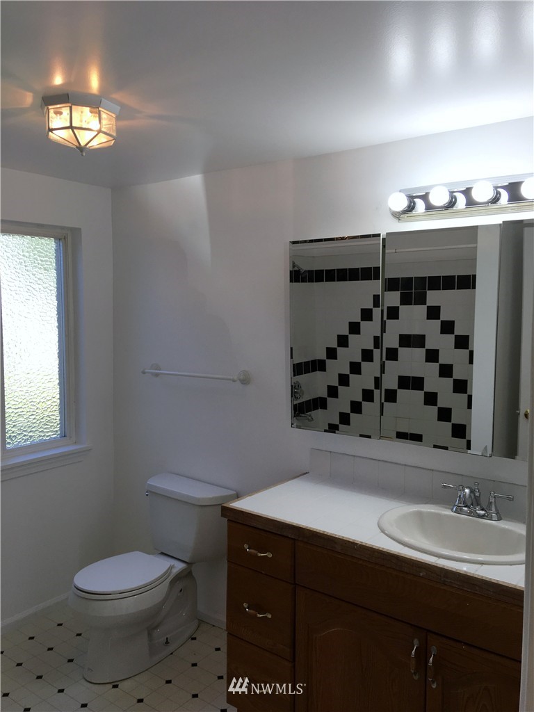 14909 134th Avenue Southeast Renton, WA 98058 - Photo 7 of 13 Gallery Image 7