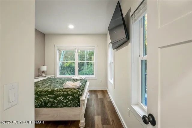 $2,075,000 | 245 South Lake Drive, Lake Harmony, PA 18624