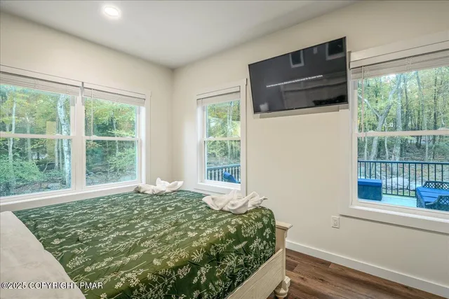 $2,075,000 | 245 South Lake Drive, Lake Harmony, PA 18624