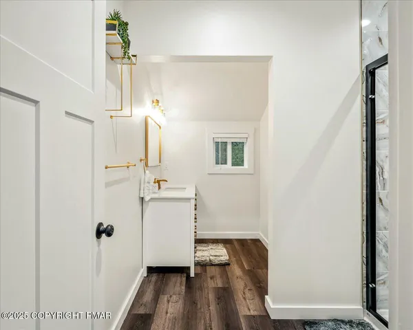 $2,075,000 | 245 South Lake Drive, Lake Harmony, PA 18624