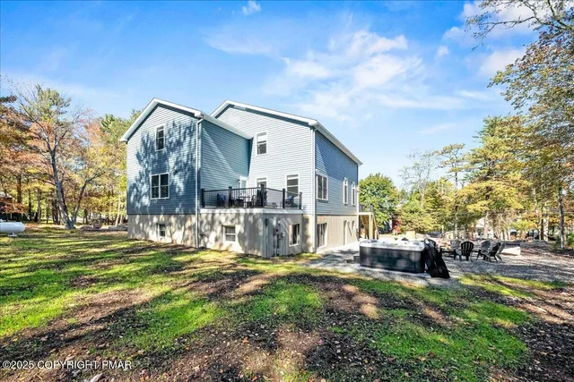 $2,075,000 | 245 South Lake Drive, Lake Harmony, PA 18624