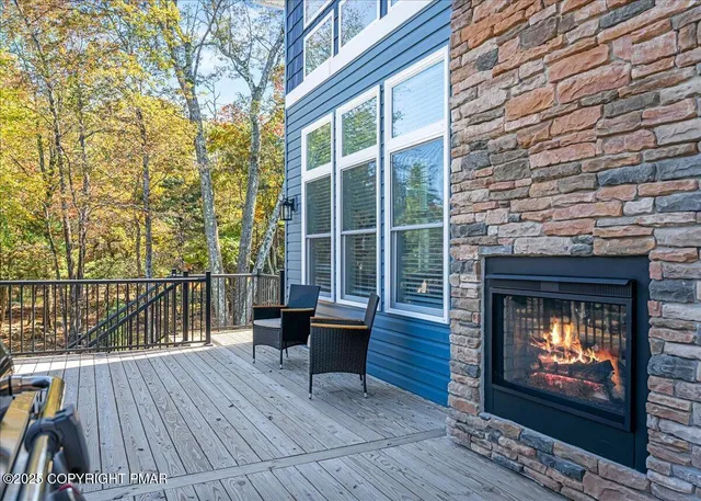 $2,075,000 | 245 South Lake Drive, Lake Harmony, PA 18624