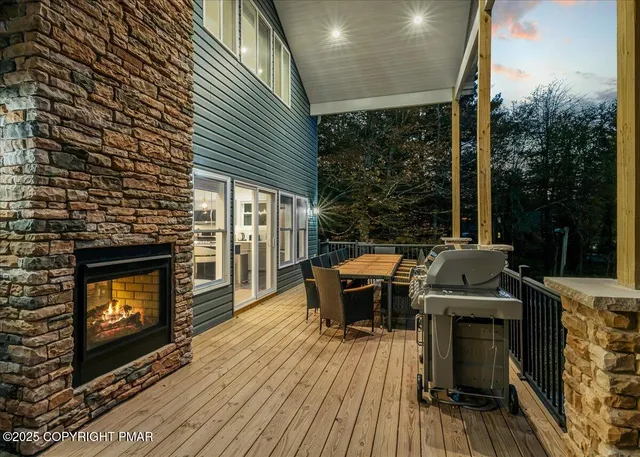 $2,075,000 | 245 South Lake Drive, Lake Harmony, PA 18624