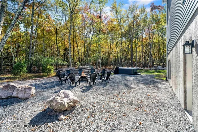 $2,075,000 | 245 South Lake Drive, Lake Harmony, PA 18624