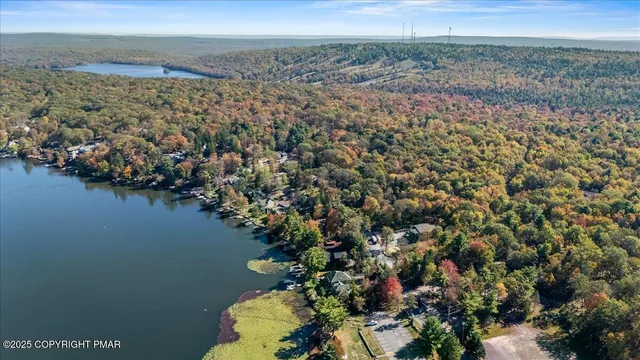 $2,075,000 | 245 South Lake Drive, Lake Harmony, PA 18624