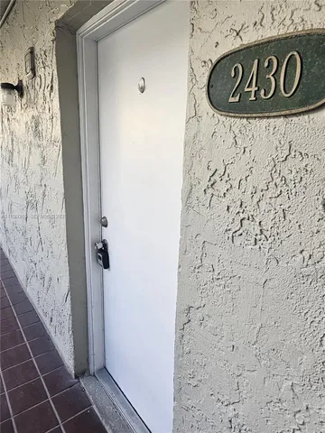 $2,000 | 10000 Northwest 80th Court, Unit 2430, Hialeah Gardens, FL 33016