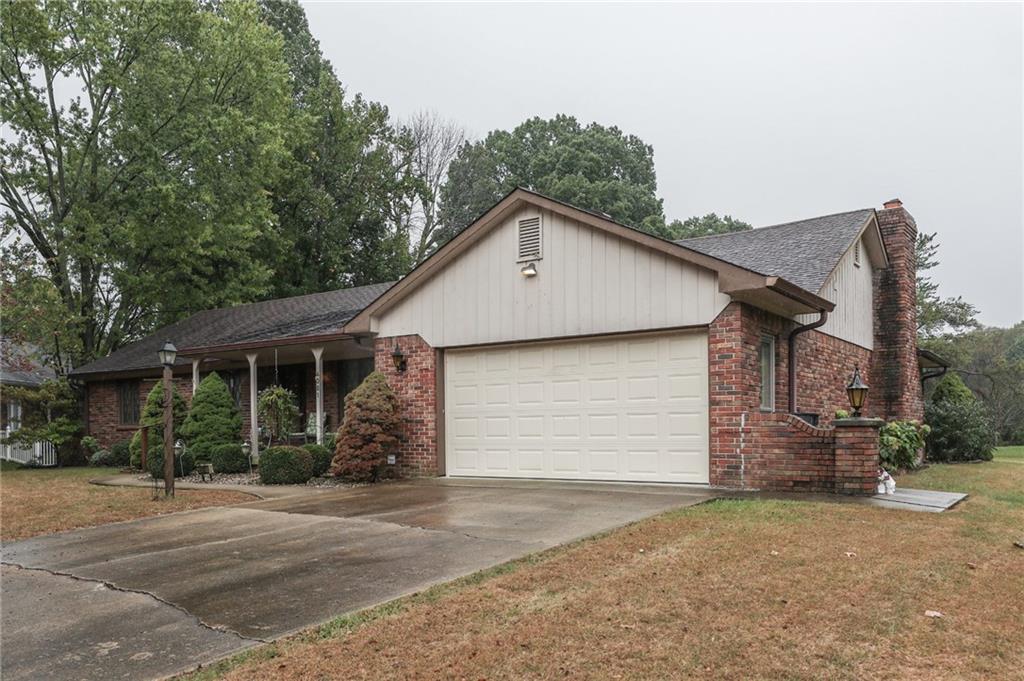 4081 Rocking Chair Road Greenwood, IN 46142 - Photo 4 of 31 Gallery Image 4