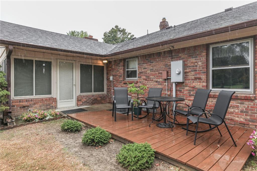 4081 Rocking Chair Road Greenwood, IN 46142 - Photo 9 of 31 Gallery Image 9