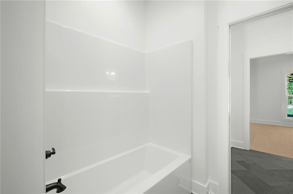 130 Cambridge Court Calhoun, GA 30701 - Photo 25 of 46 a close up of a bathtub