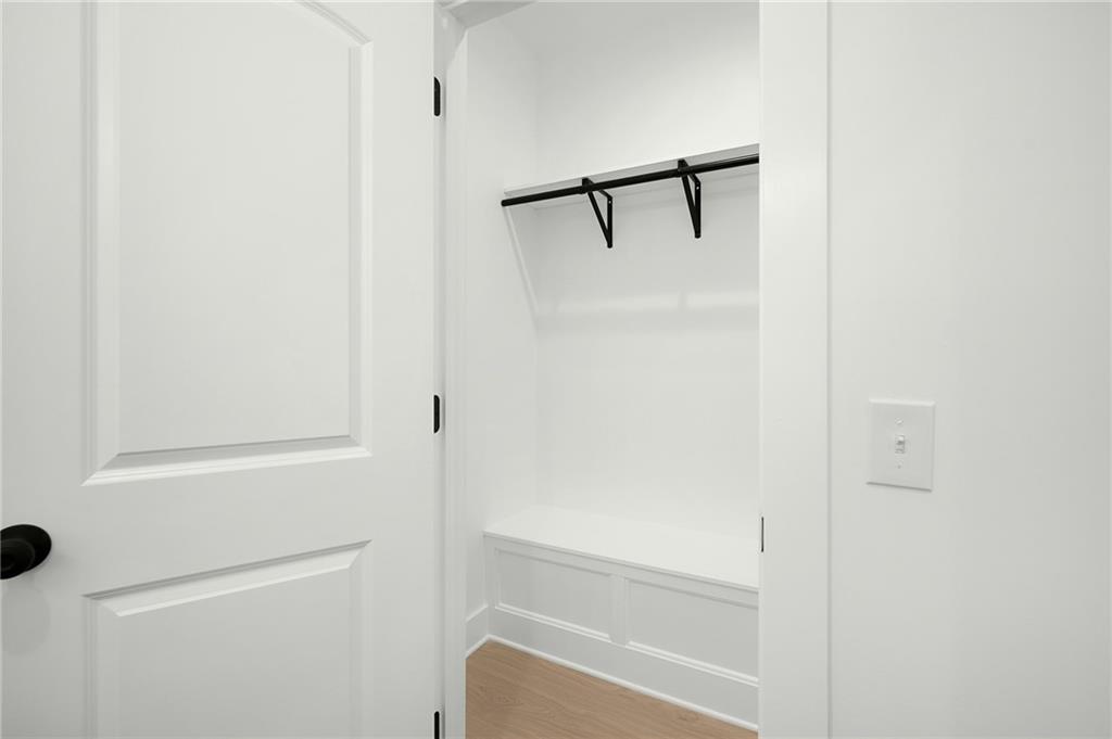 130 Cambridge Court Calhoun, GA 30701 - Photo 27 of 46 a bathroom with a shower