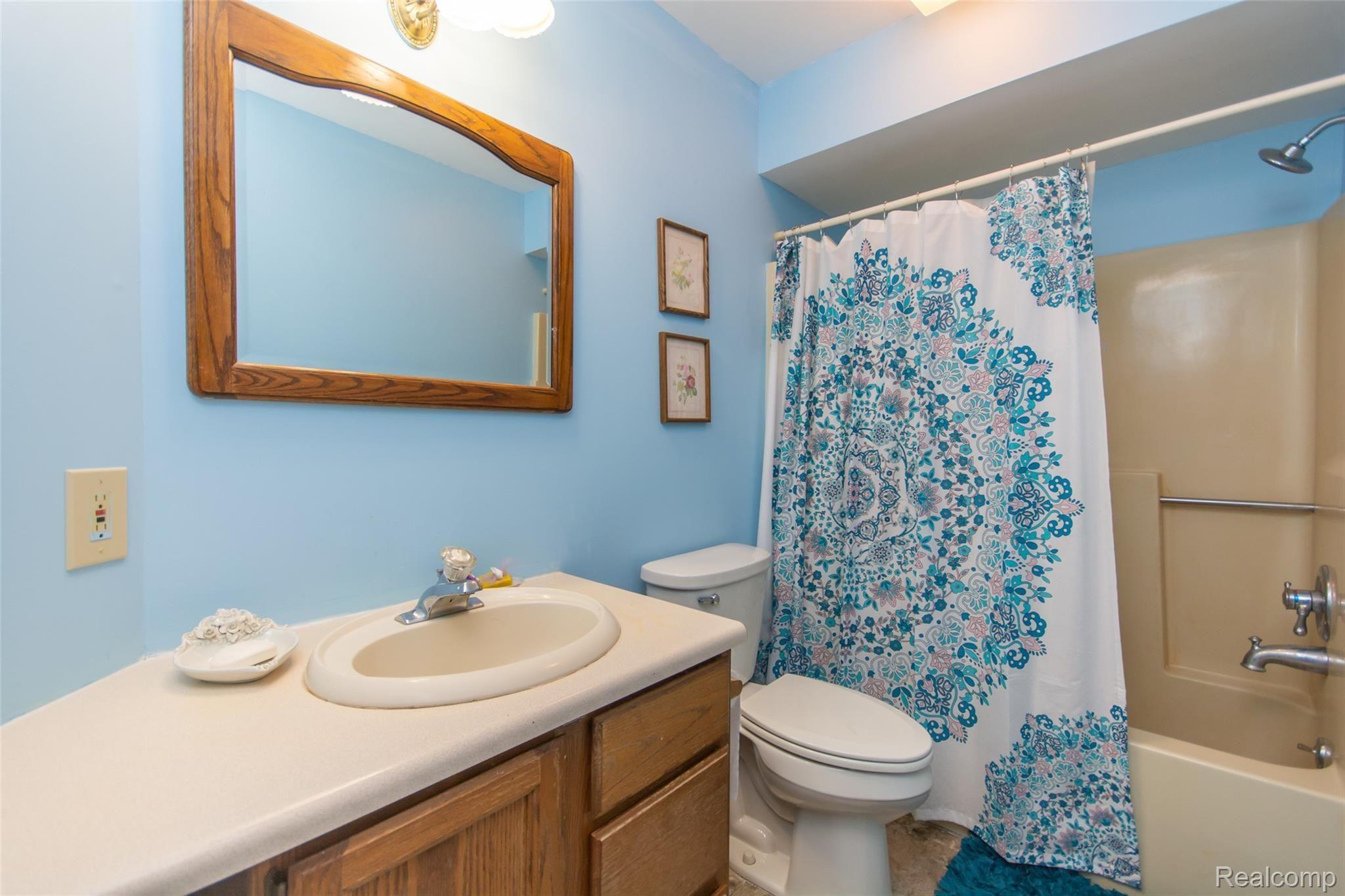 6470 Hartland Road Fenton, MI 48430 - Photo 33 of 39 DSC_7860.jpg