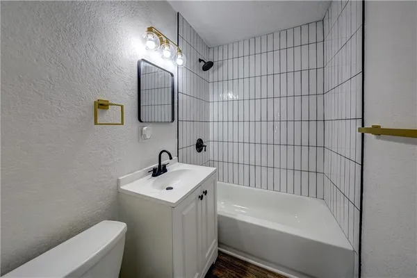 $224,950 | 718 East Gudgell Avenue, Independence, MO 64055