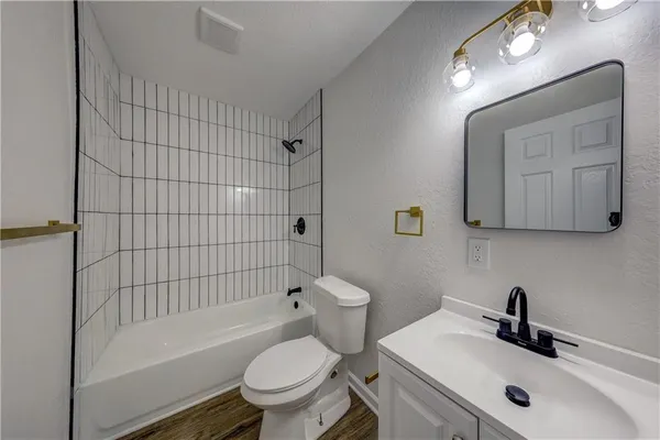 $224,950 | 718 East Gudgell Avenue, Independence, MO 64055