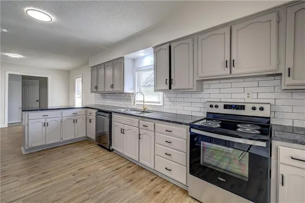 $224,950 | 718 East Gudgell Avenue, Independence, MO 64055