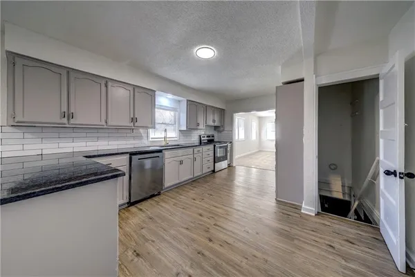 $224,950 | 718 East Gudgell Avenue, Independence, MO 64055