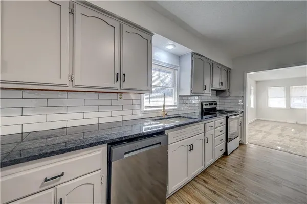 $224,950 | 718 East Gudgell Avenue, Independence, MO 64055