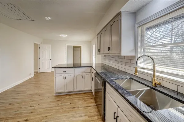 $224,950 | 718 East Gudgell Avenue, Independence, MO 64055