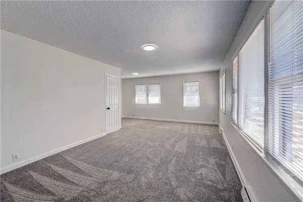 $224,950 | 718 East Gudgell Avenue, Independence, MO 64055