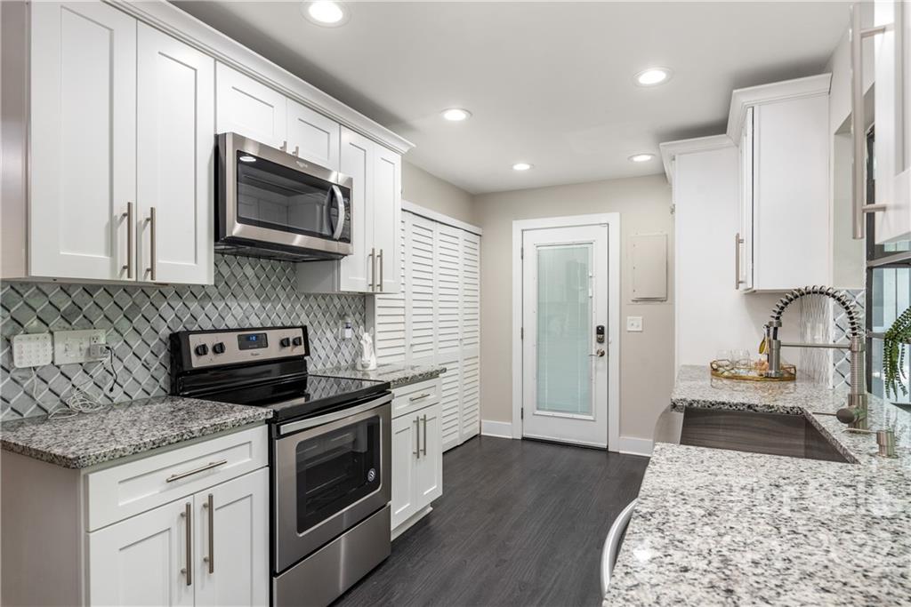 311 Meadowbrook Road Charlotte, NC 28211 - Photo 8 of 25