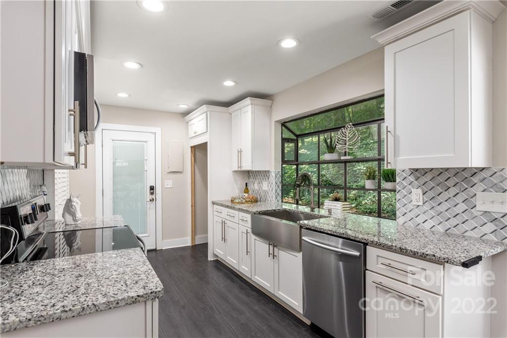 311 Meadowbrook Road Charlotte, NC 28211 - Photo 9 of 25