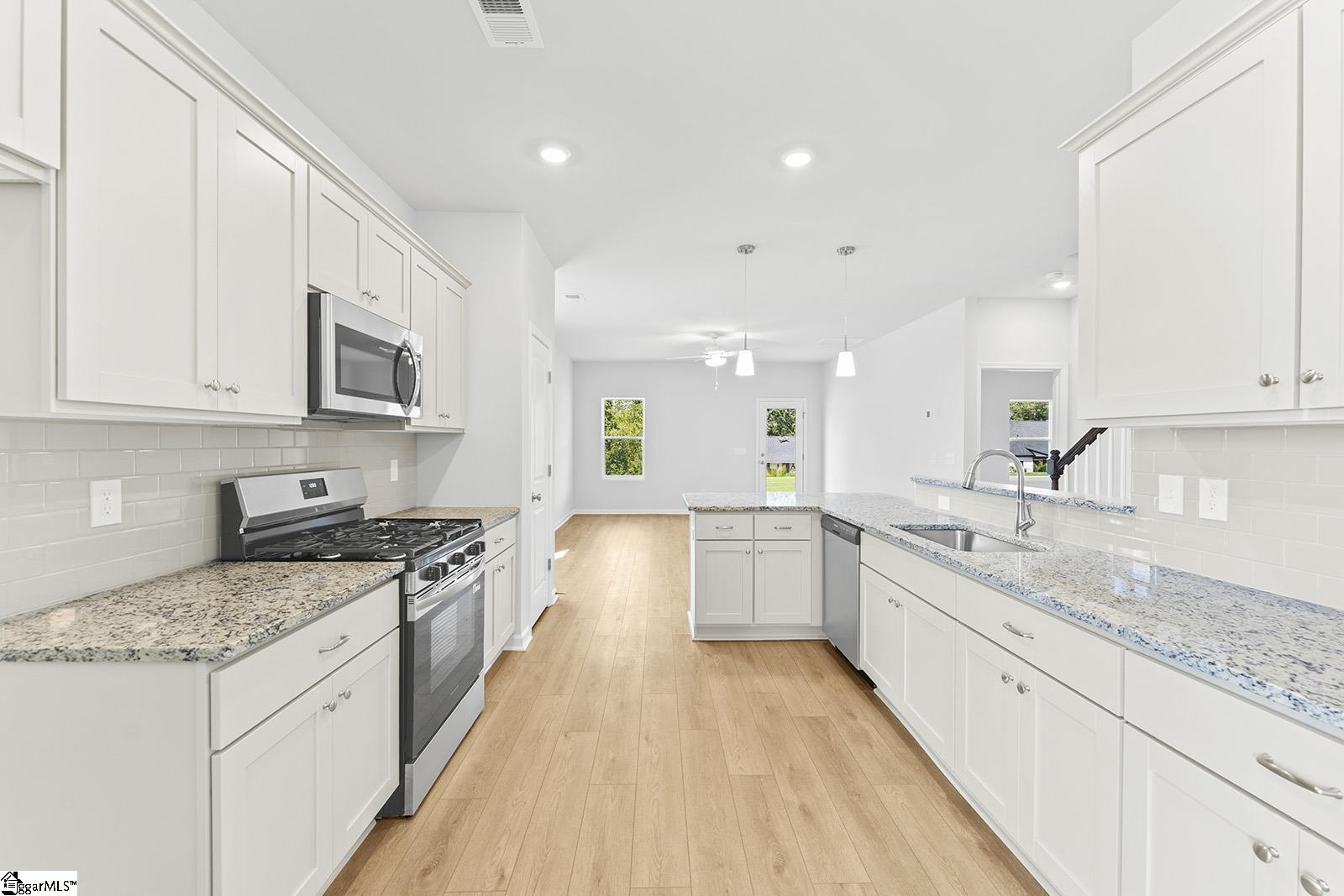 2357 Mill Loop Spartanburg, SC 29301 - Photo 6 of 36