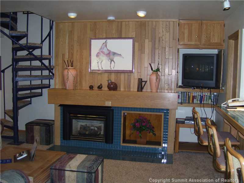 100 Wild Irishman Road, Unit 1102 Keystone, CO 80435 - Photo 2 of 22 Living Room.