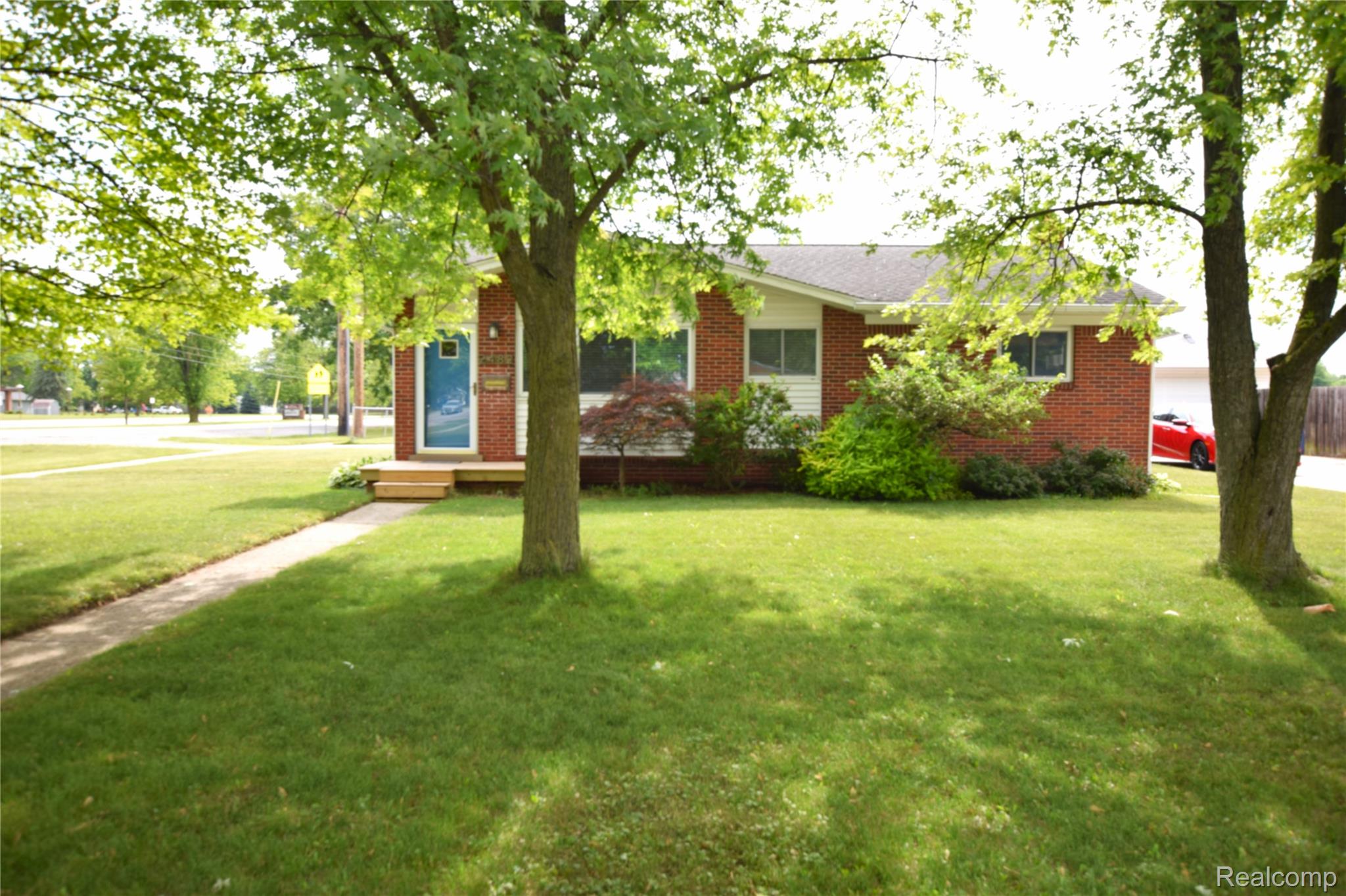 2482 Anderson Road Saginaw, MI 48603 - Photo 1 of 12 Front Pic.JPG