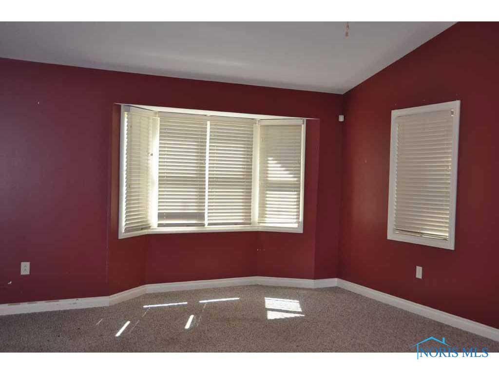 2828 Port Clinton Road Fremont, OH 43420 - Photo 10 of 20 Family Room.
